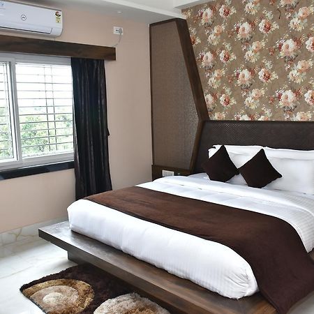 Hotel Daftari Palace Kishanganj Екстериор снимка