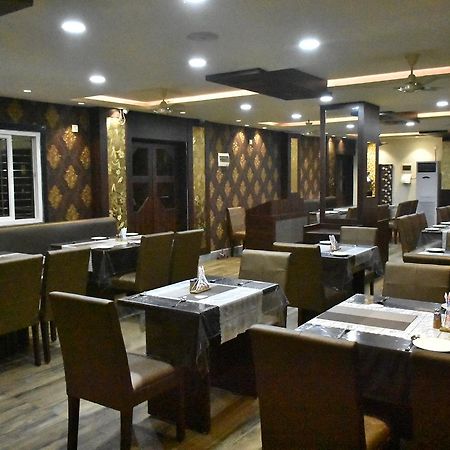 Hotel Daftari Palace Kishanganj Екстериор снимка