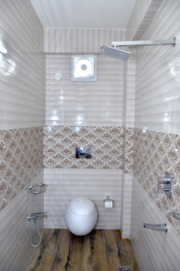 Hotel Daftari Palace Kishanganj Екстериор снимка