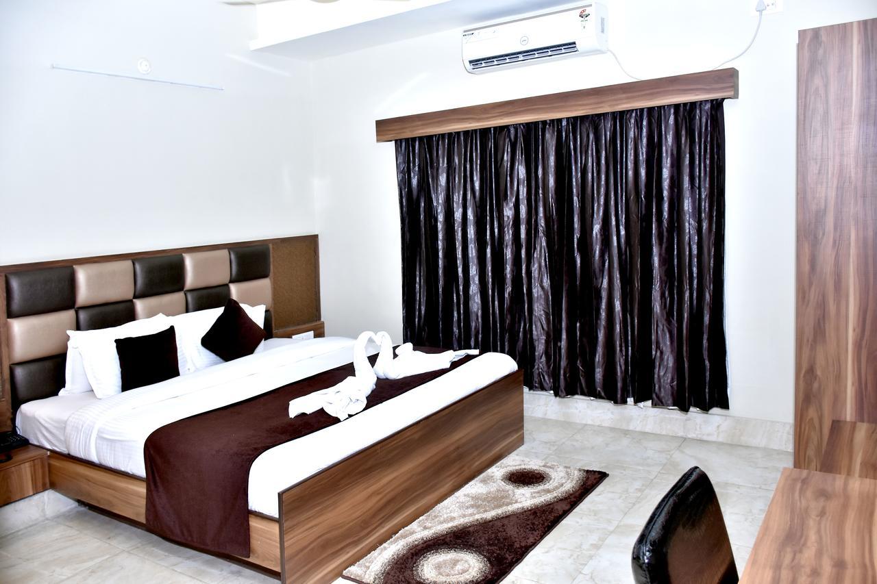 Hotel Daftari Palace Kishanganj Екстериор снимка