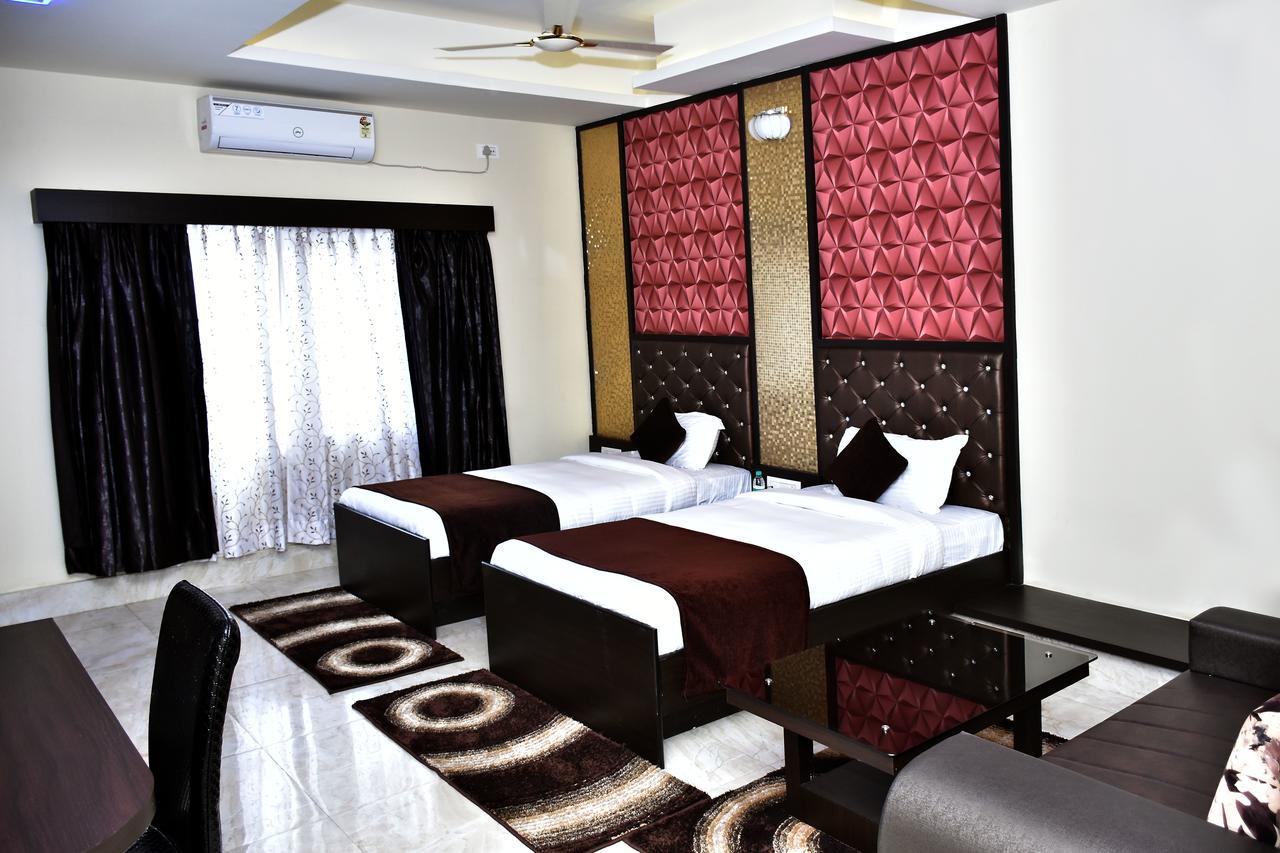 Hotel Daftari Palace Kishanganj Екстериор снимка