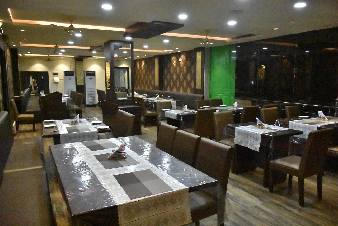 Hotel Daftari Palace Kishanganj Екстериор снимка